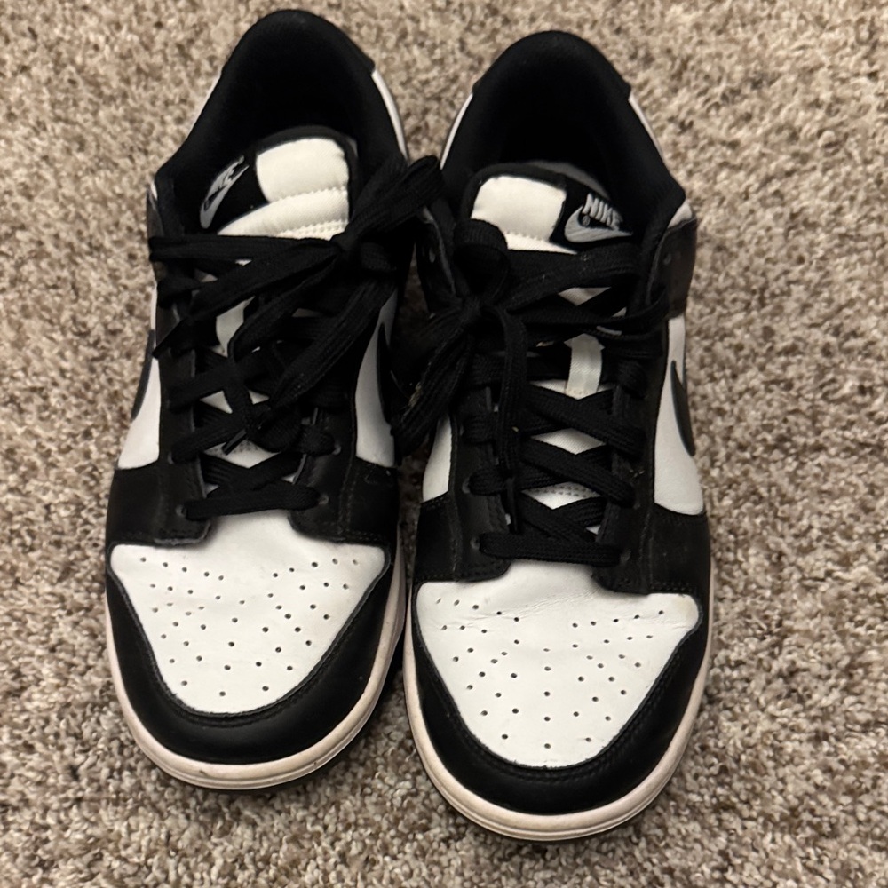 Nike women’s size 9 Classic Black and White Sneakers panda dunks